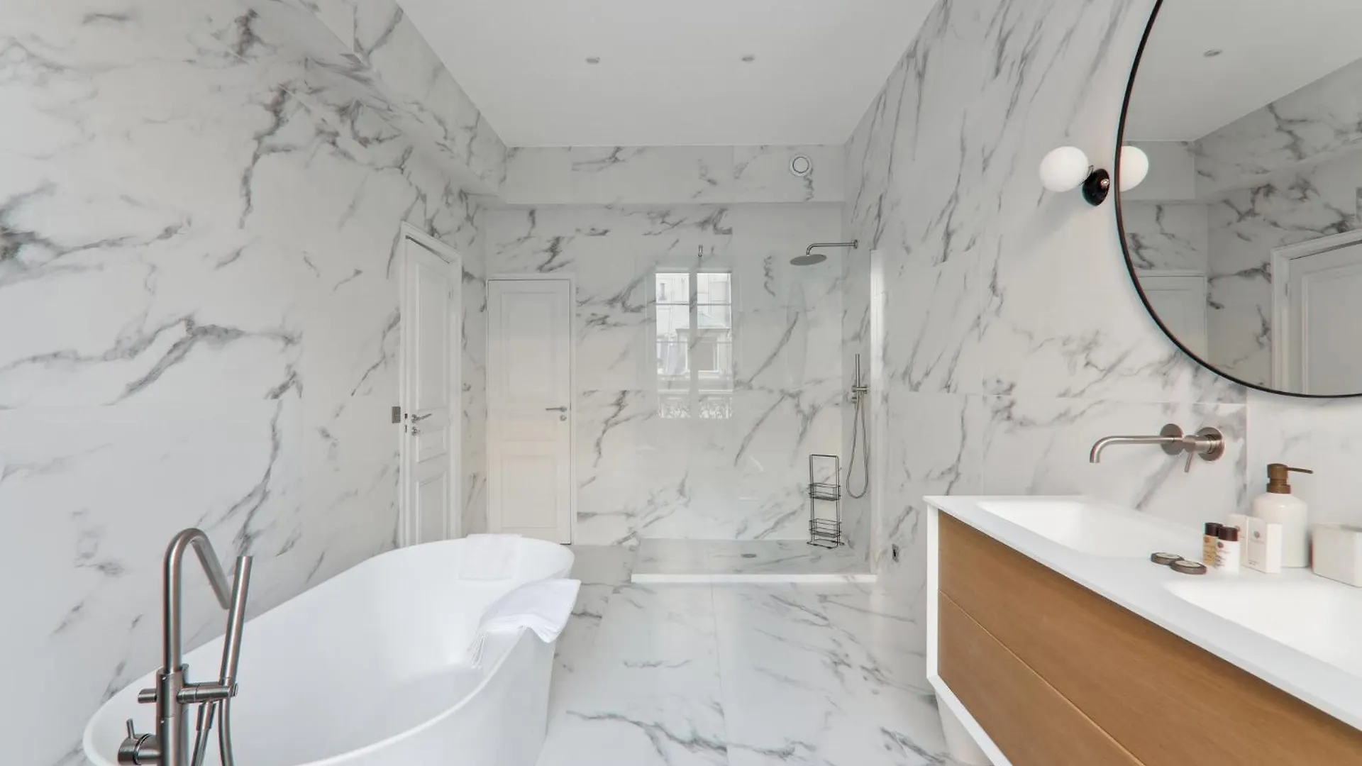 Kaza Bella - Paris 8 Luxurious Apartment Close To Arc De Triomphe