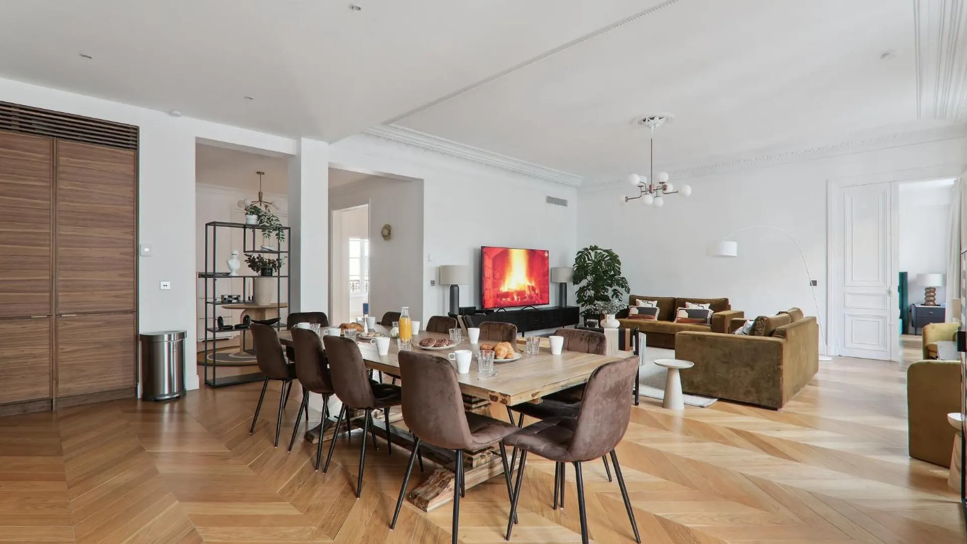 Kaza Bella - Paris 8 Luxurious Apartment Close To Arc De Triomphe France