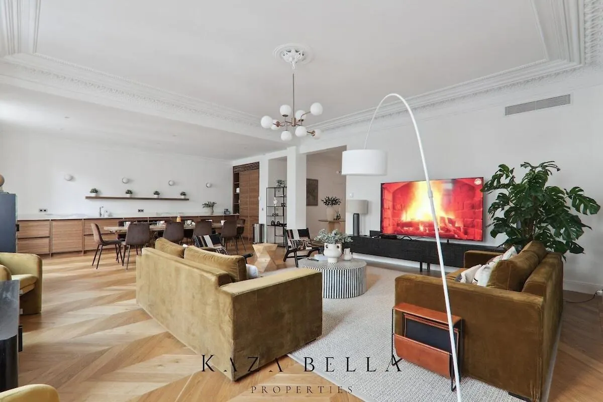 Kaza Bella - Paris 8 Luxurious Apartment Close To Arc De Triomphe France